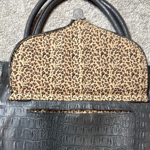 Steve Madden Gray Crocodile-Embossed Tote Bag, adjustable - Picture 3 of 13